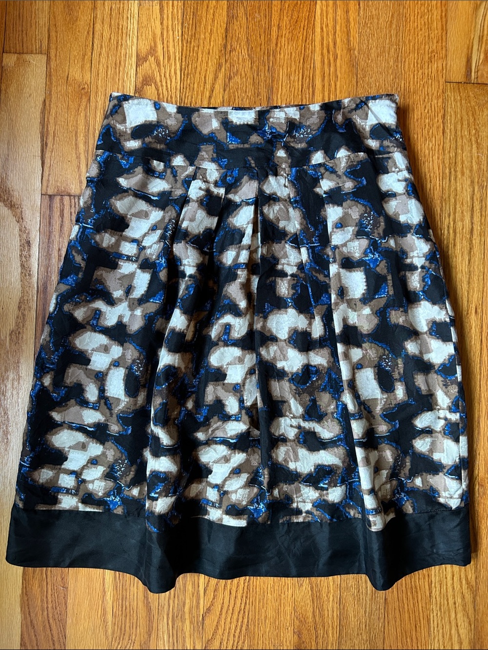 Dana Buchman 100% Silk Black, Brown & Blue Abstract Pleated A-Line Skirt